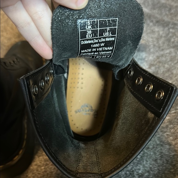 Black Glossy Leather Dr. Martens Boots Thick Soles - Picture 5 of 5